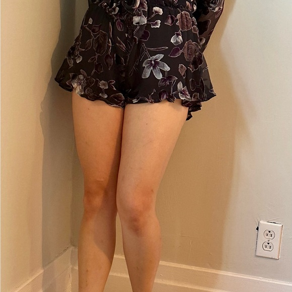 Floral Purple & Black Romper 💜 - Picture 3 of 5